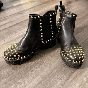 Cape Robbin Size 9 Women’s Studded Black Ankle Boots